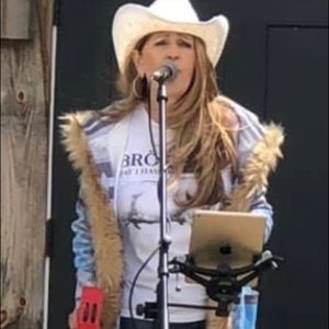 Meet your Posher, Lynn